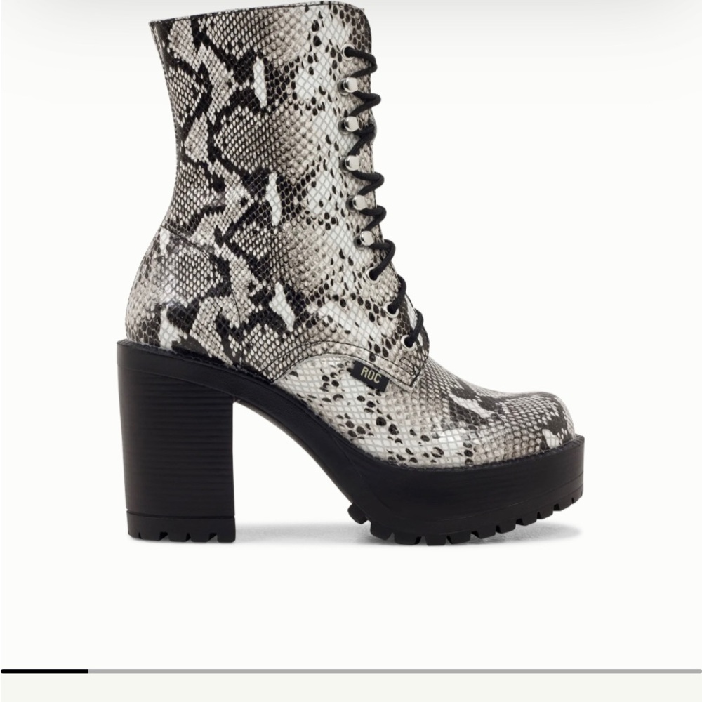 ROC platform lace up boots all leather snake print size 39  8 Made in Australia